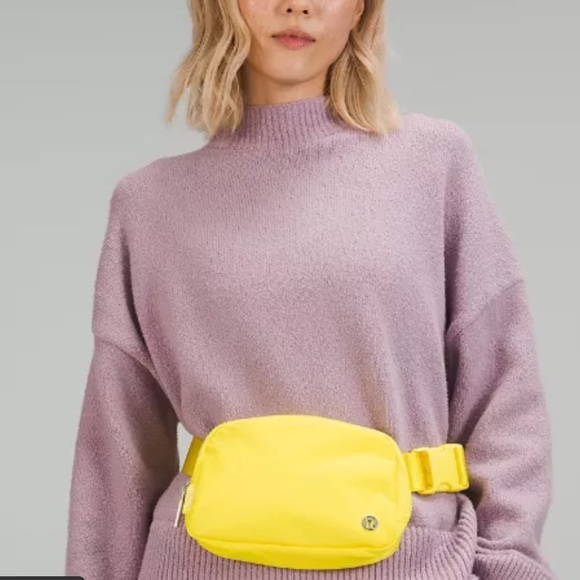❤️ Lululemon Sonic Yellow Extended Strap Everywhere Belt Bag NWT - Picture 2 of 13